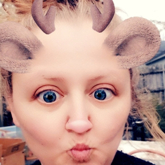 Meet your Posher, Emily - Picture 2 of 4